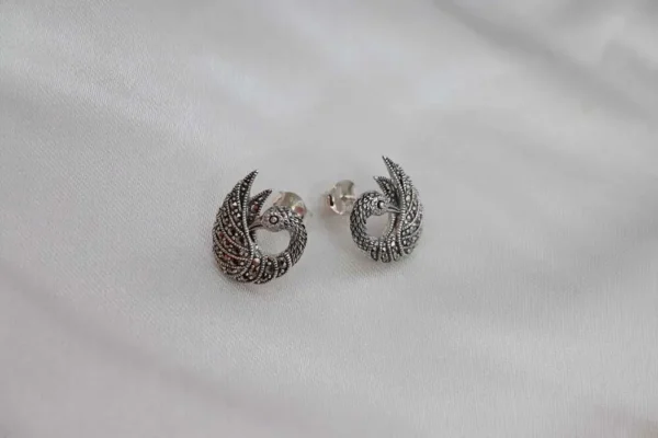 Peacock stud  925 oxidised silver - Image 2