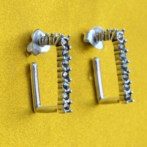 Square hoops earrings