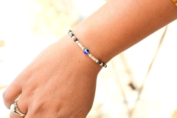 Evil eye with black beads bracelate - Image 4